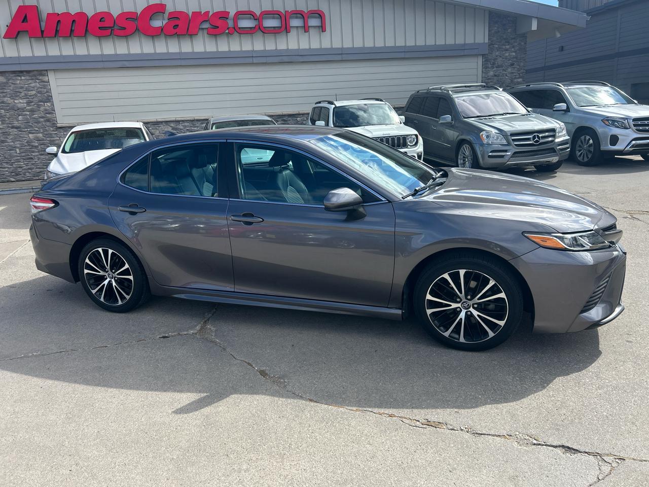 Toyota Camry XLE Auto (Natl) 2019