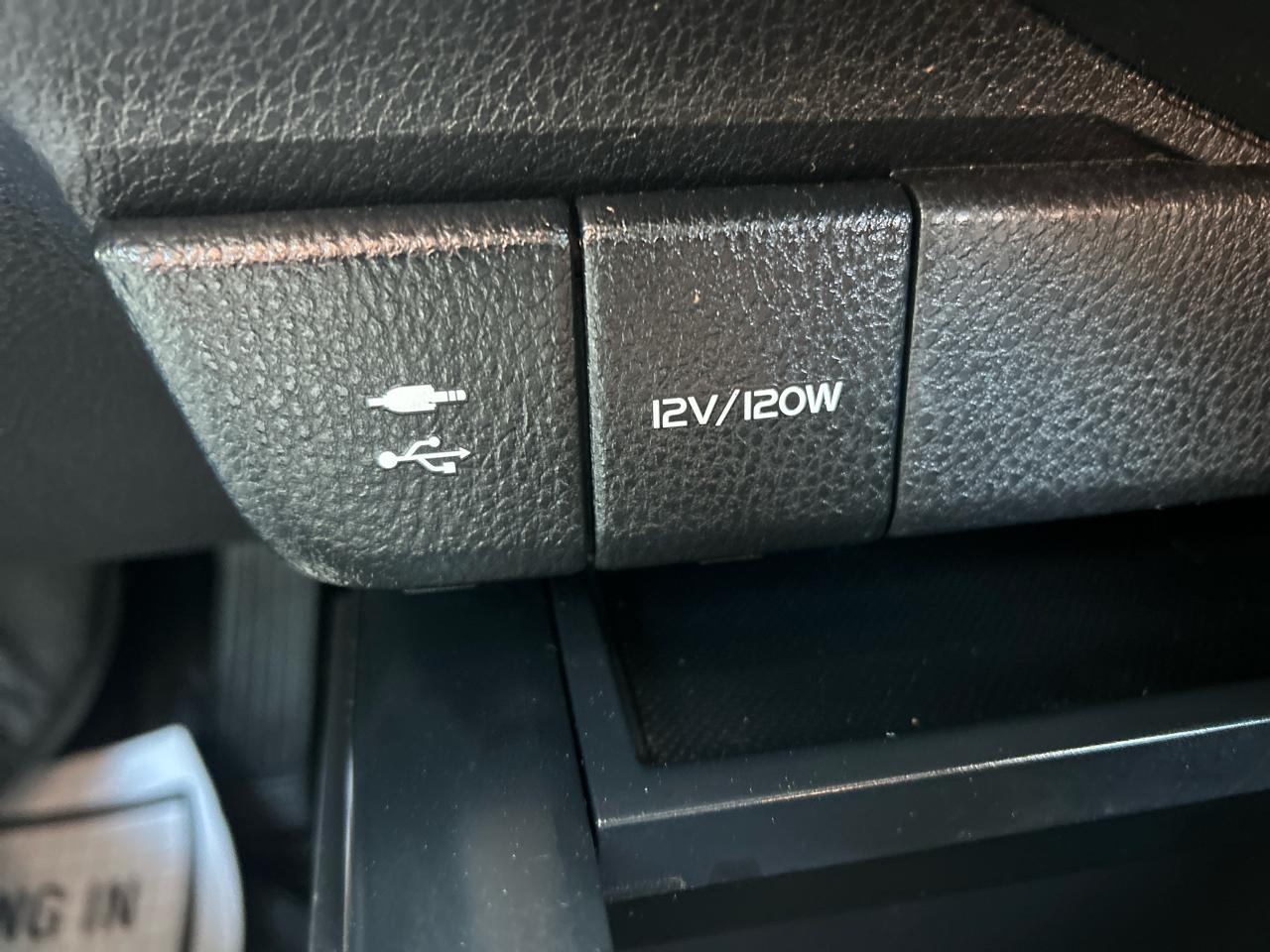 Toyota Camry XLE Auto (Natl) 2019