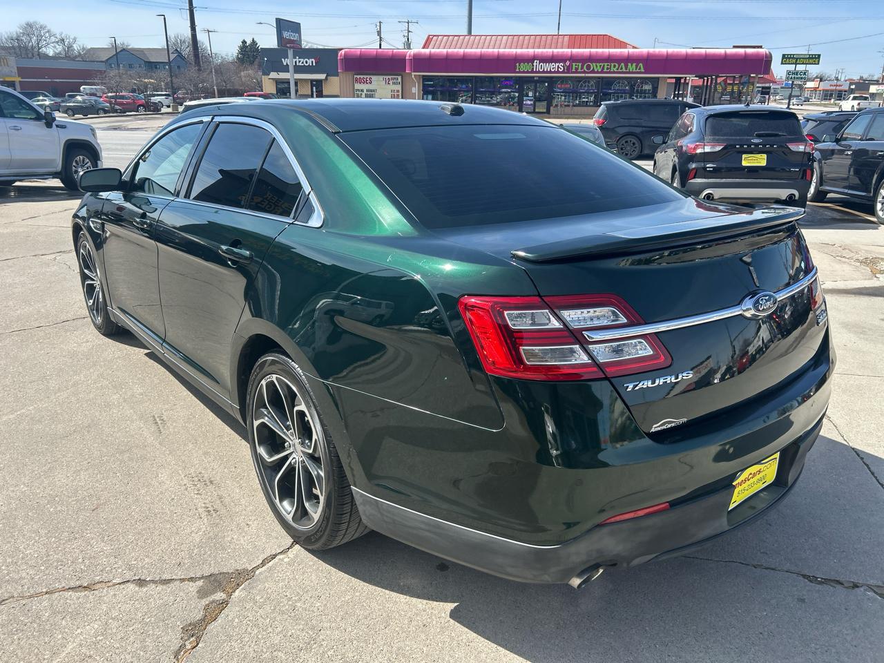 Ford Taurus 4dr Sdn SHO AWD 2013