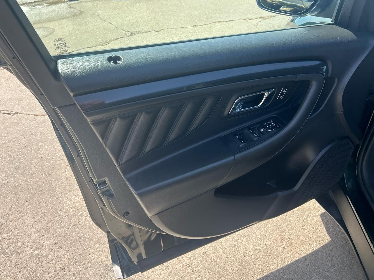 Ford Taurus 4dr Sdn SHO AWD 2013