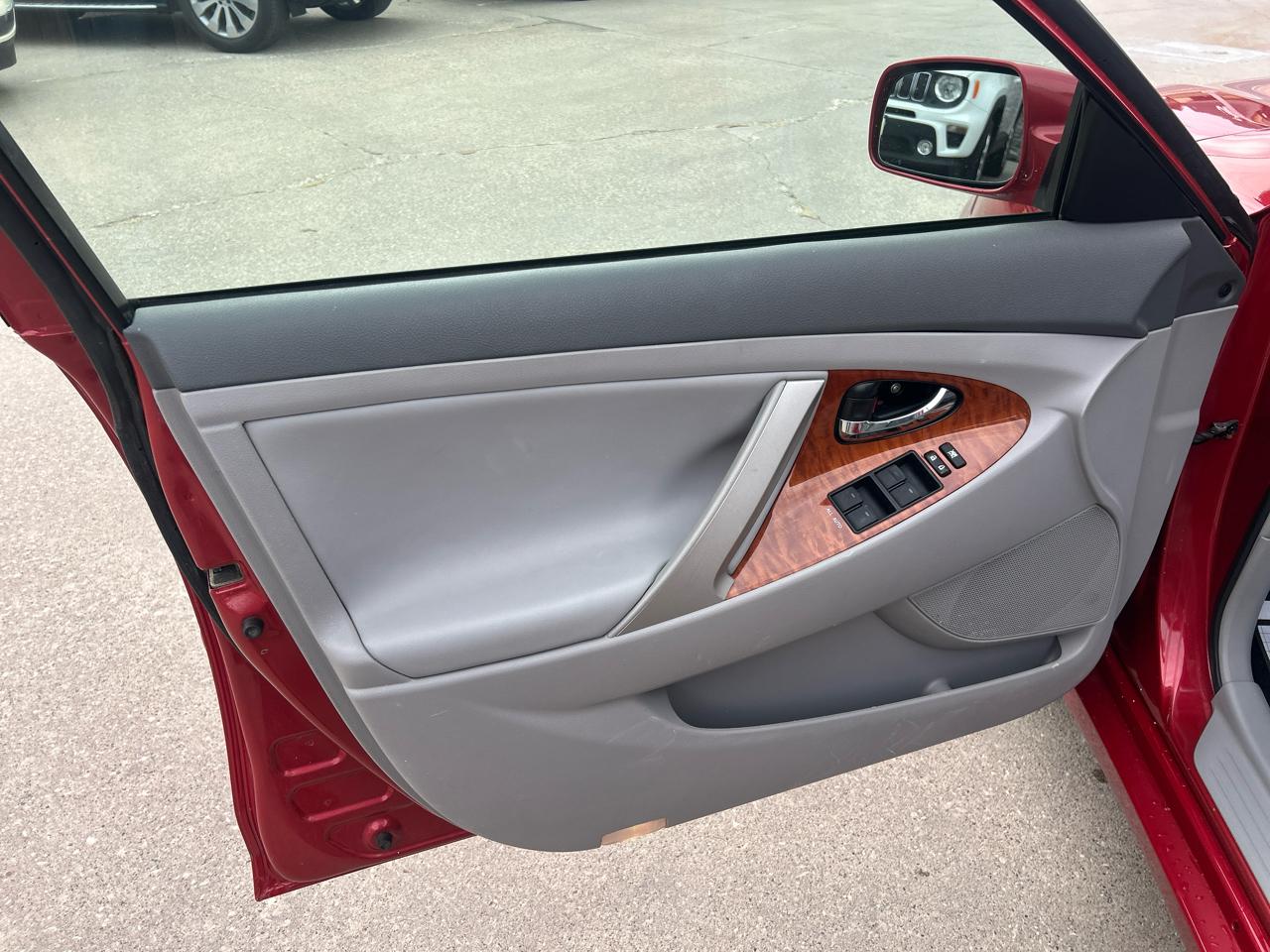 Toyota Camry Hybrid 4dr Sdn (Natl) 2011