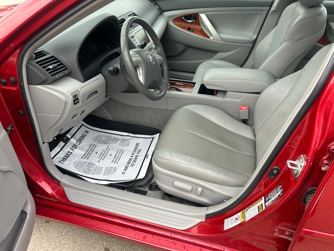 Toyota Camry Hybrid 4dr Sdn (Natl) 2011