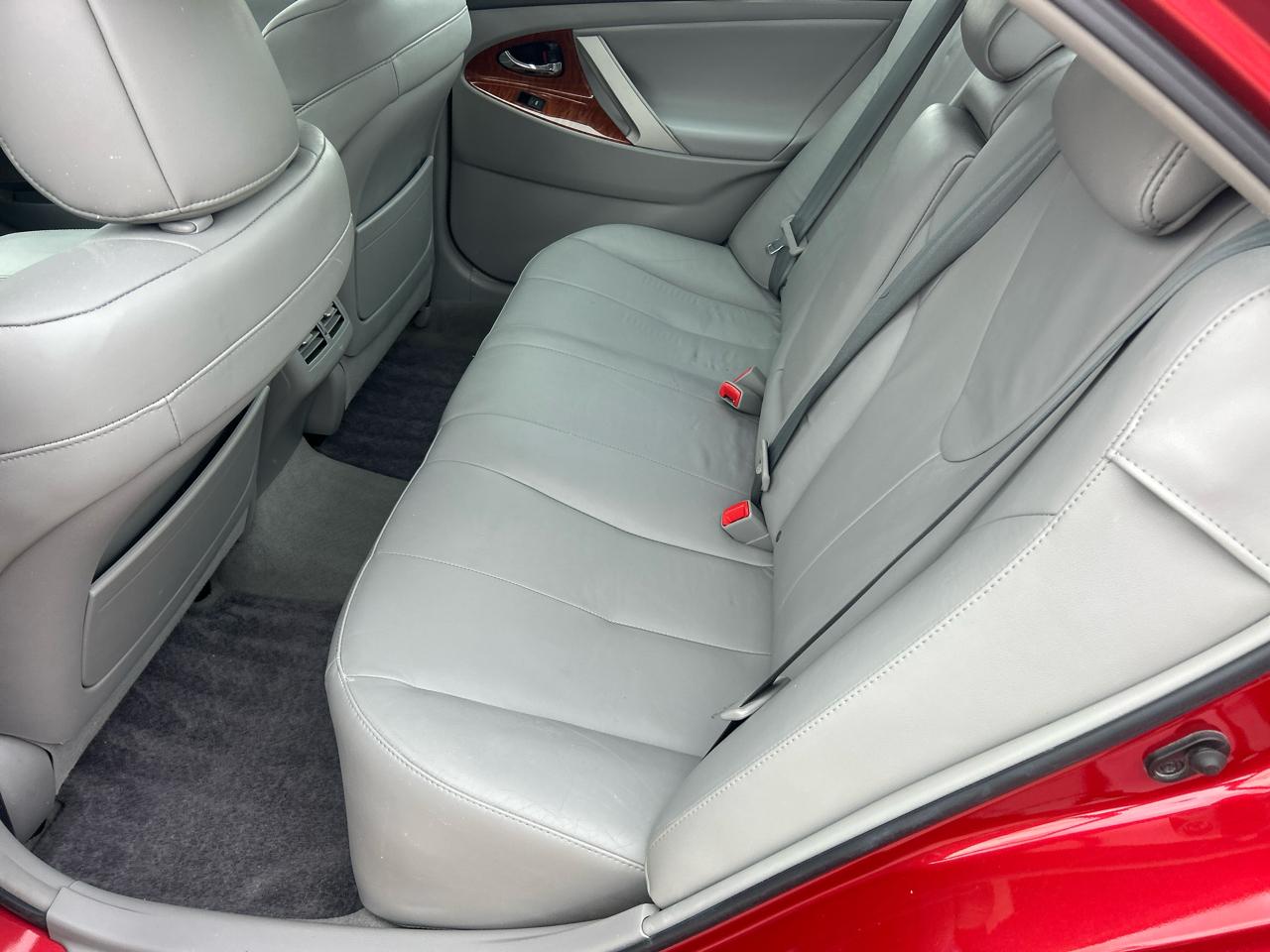 Toyota Camry Hybrid 4dr Sdn (Natl) 2011