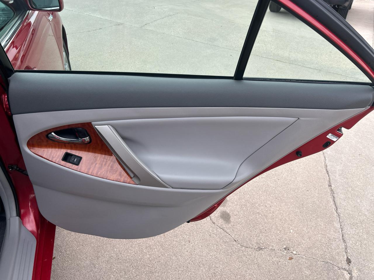 Toyota Camry Hybrid 4dr Sdn (Natl) 2011