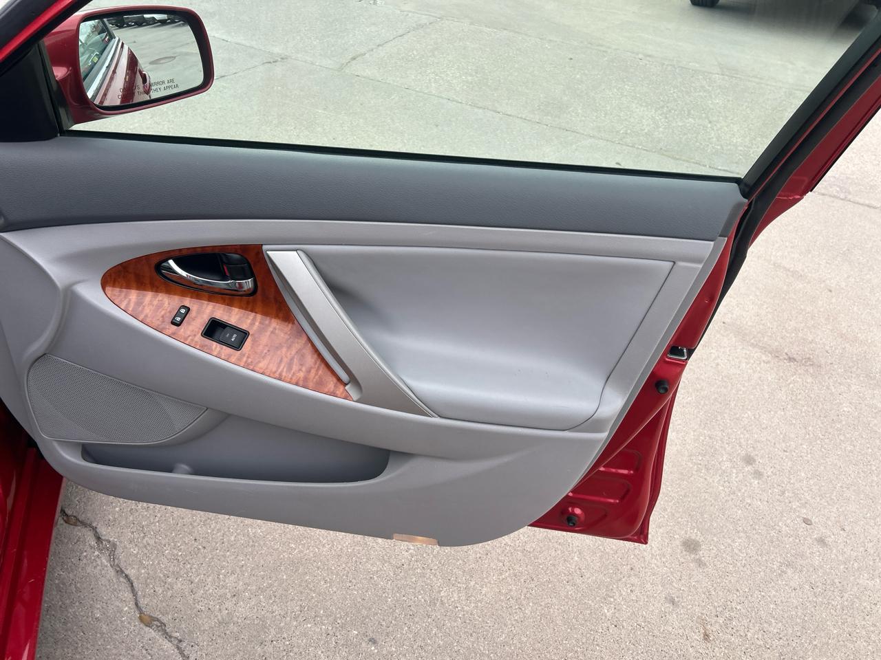 Toyota Camry Hybrid 4dr Sdn (Natl) 2011