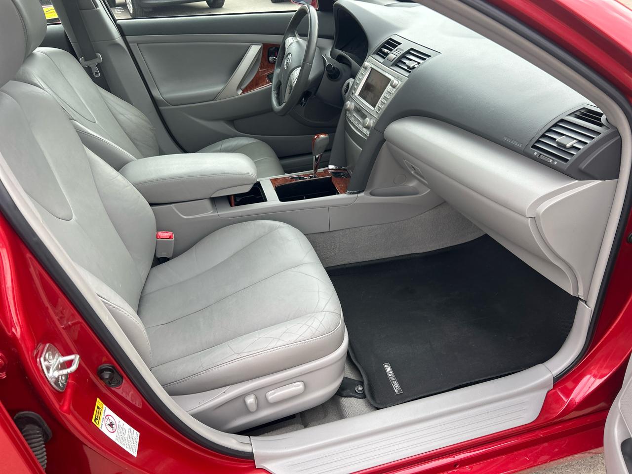 Toyota Camry Hybrid 4dr Sdn (Natl) 2011