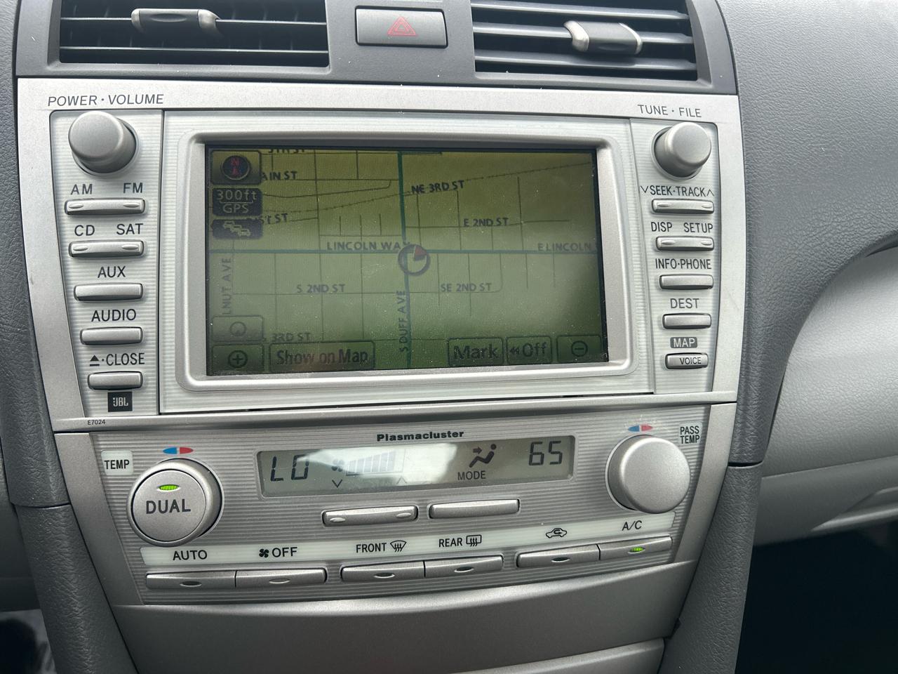 Toyota Camry Hybrid 4dr Sdn (Natl) 2011