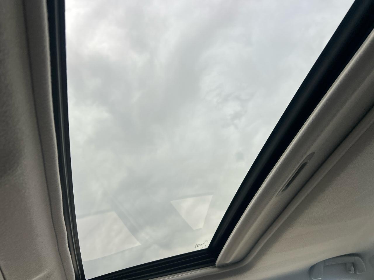 Toyota Camry Hybrid 4dr Sdn (Natl) 2011