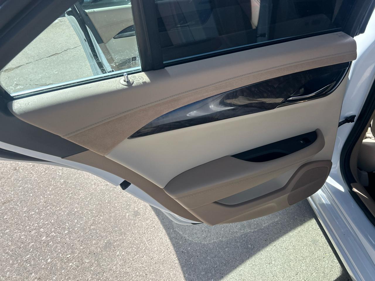 Cadillac ATS Sedan 4dr Sdn 2.0L Luxury Collection AWD 2016