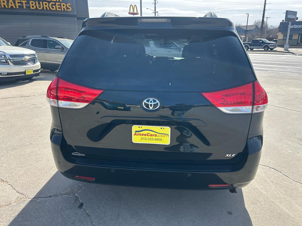 Toyota Sienna 5dr 7-Pass Van V6 XLE AAS FWD (Natl) 2014