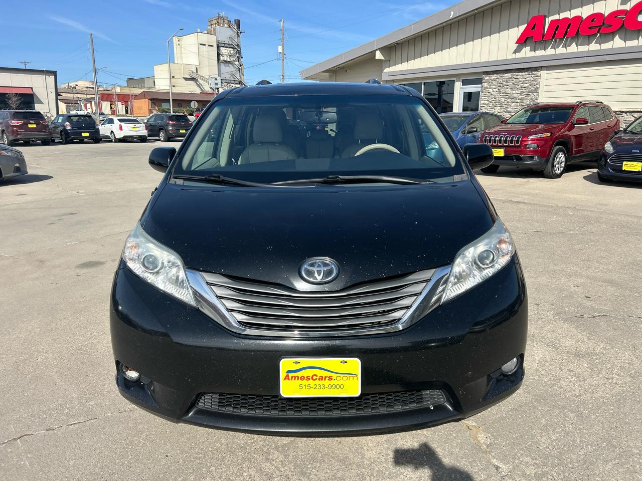 Toyota Sienna 5dr 7-Pass Van V6 XLE AAS FWD (Natl) 2014