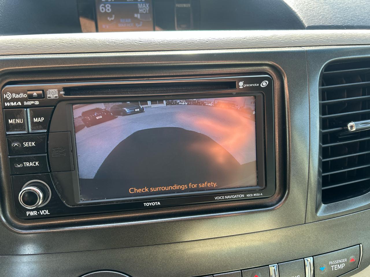 Toyota Sienna 5dr 7-Pass Van V6 XLE AAS FWD (Natl) 2014