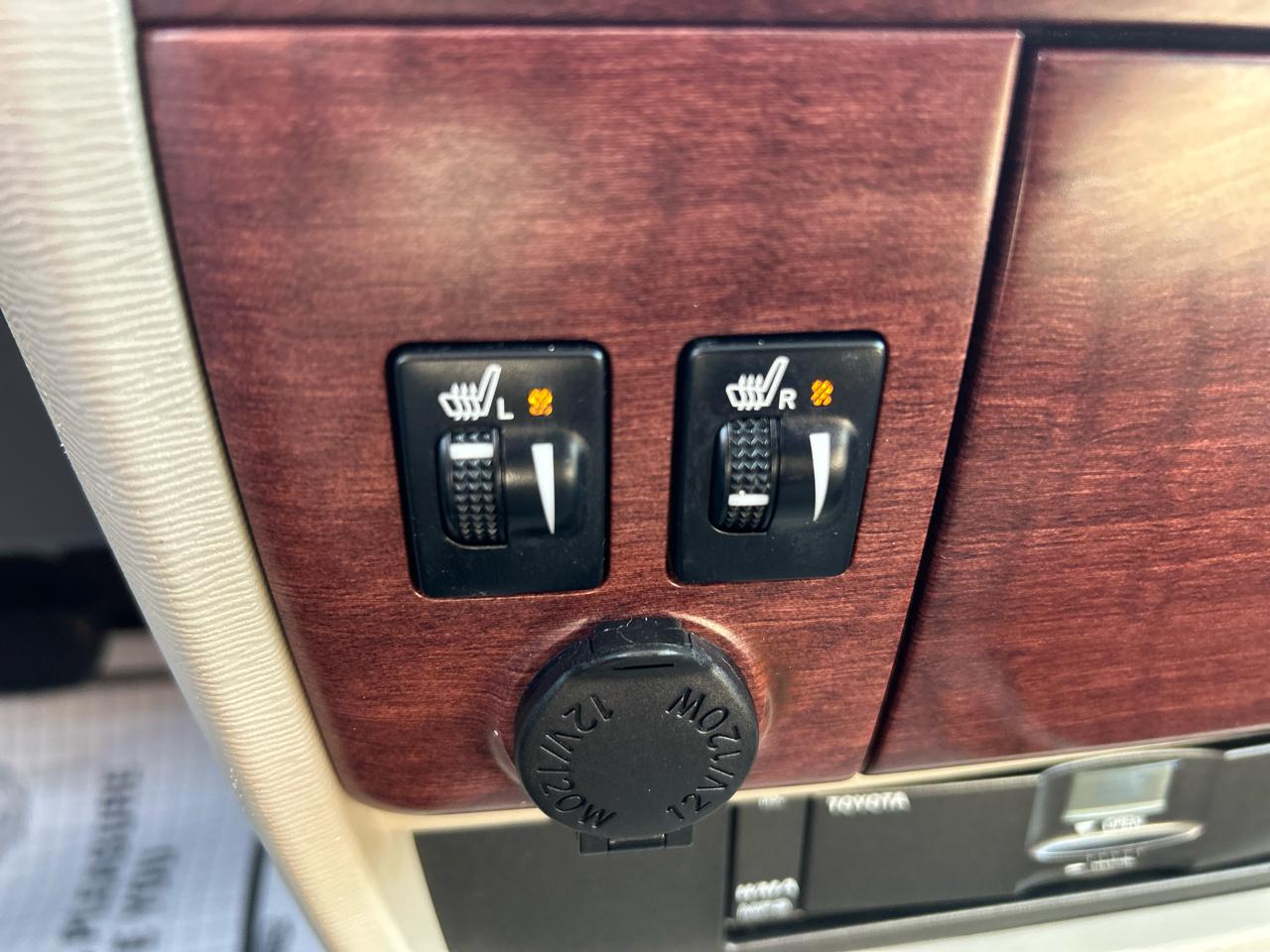 Toyota Sienna 5dr 7-Pass Van V6 XLE AAS FWD (Natl) 2014