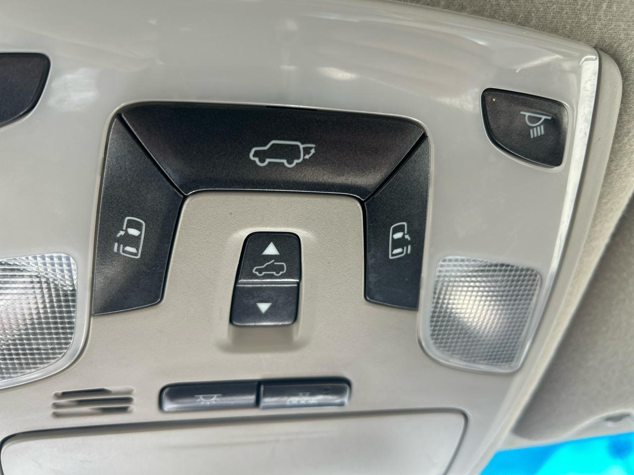 Toyota Sienna 5dr 7-Pass Van V6 XLE AAS FWD (Natl) 2014