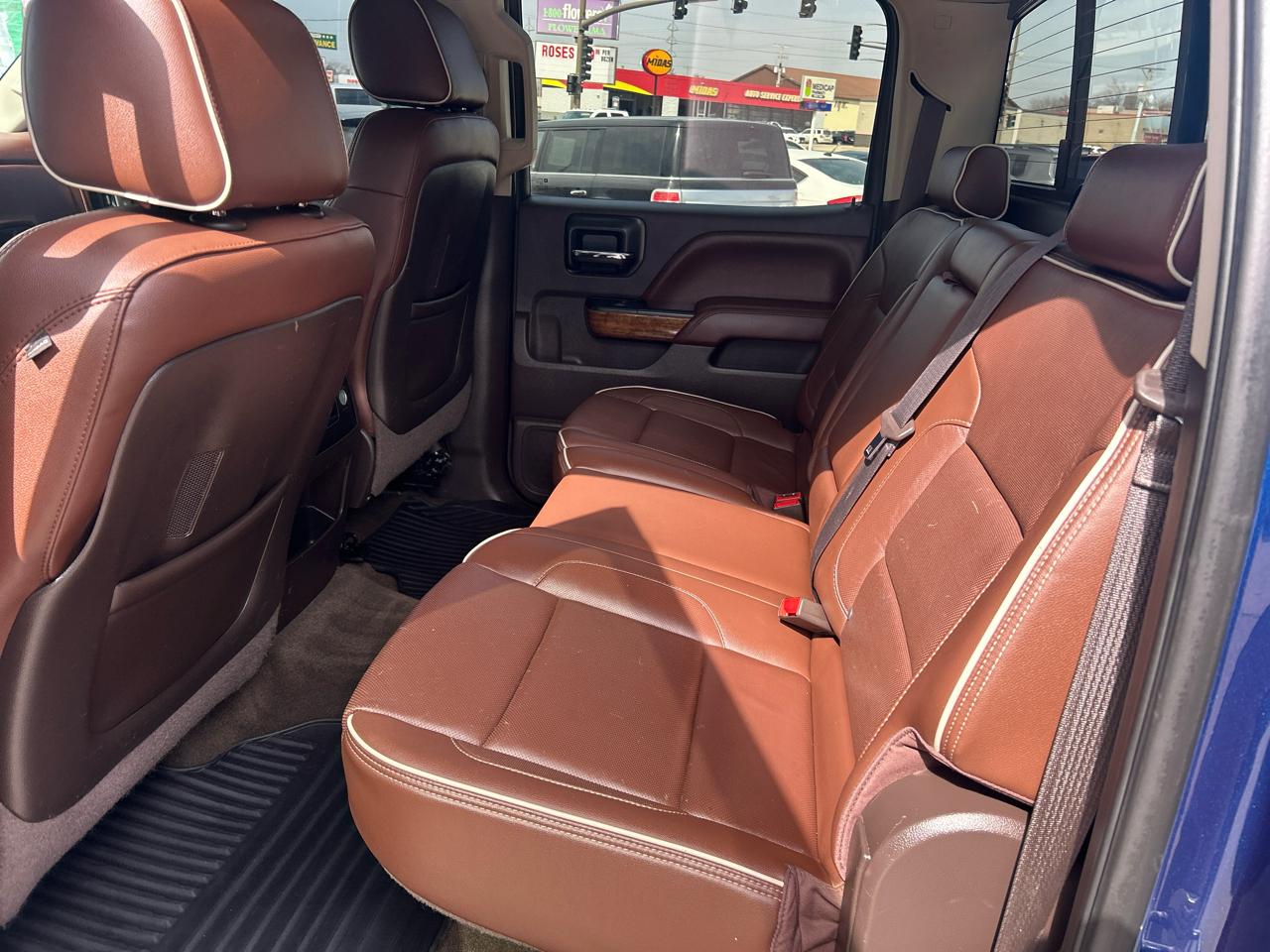 Chevrolet Silverado 1500 4WD Crew Cab 143.5" High Country 2015