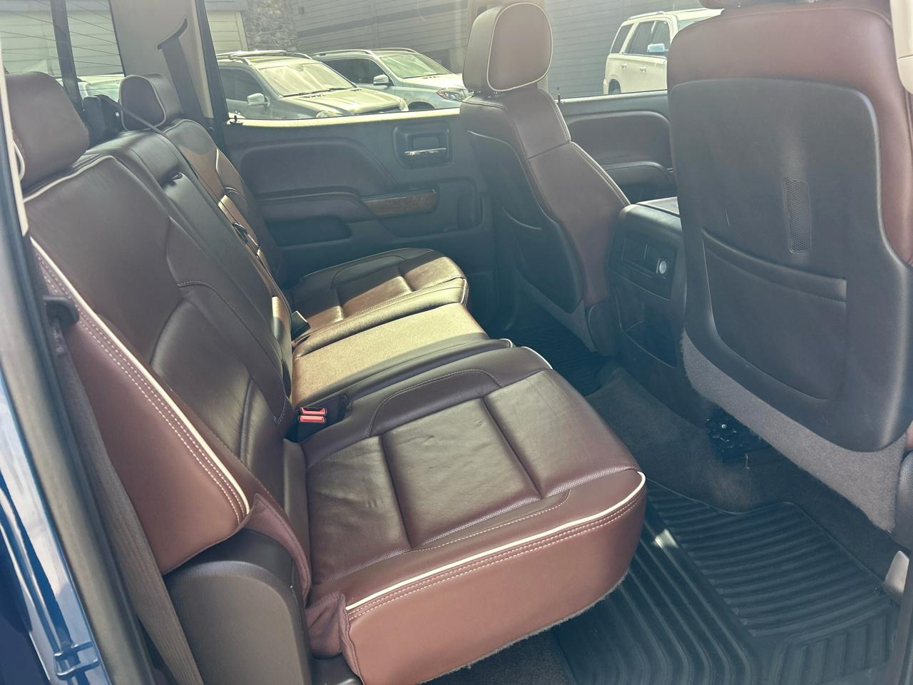 Chevrolet Silverado 1500 4WD Crew Cab 143.5" High Country 2015