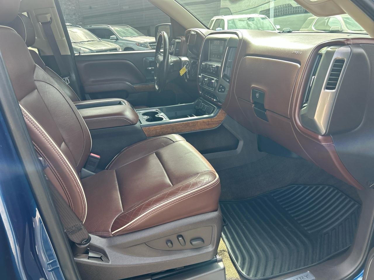 Chevrolet Silverado 1500 4WD Crew Cab 143.5" High Country 2015