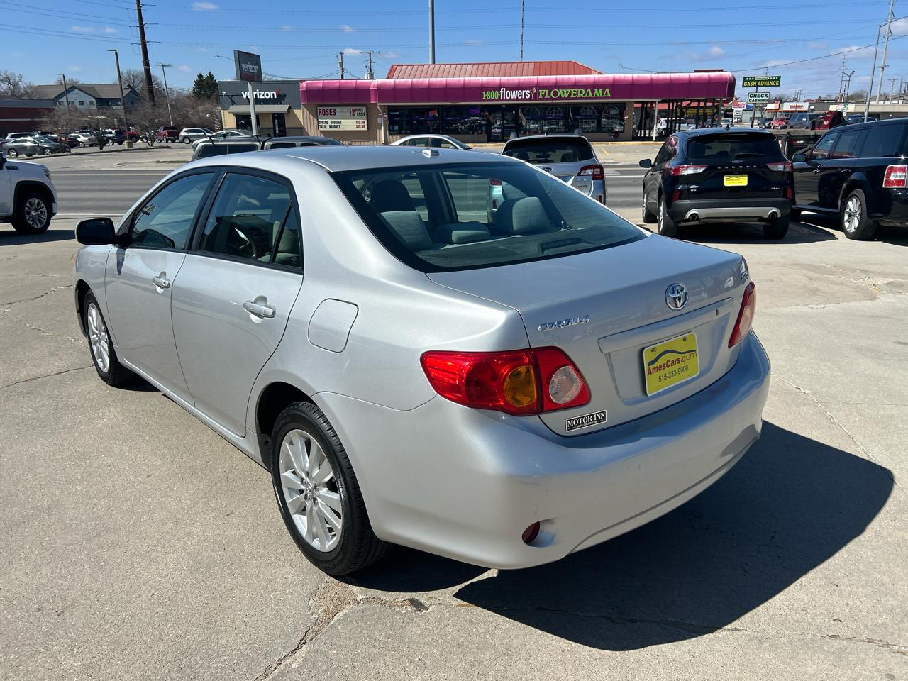 Toyota Corolla 4dr Sdn Man (Natl) 2009