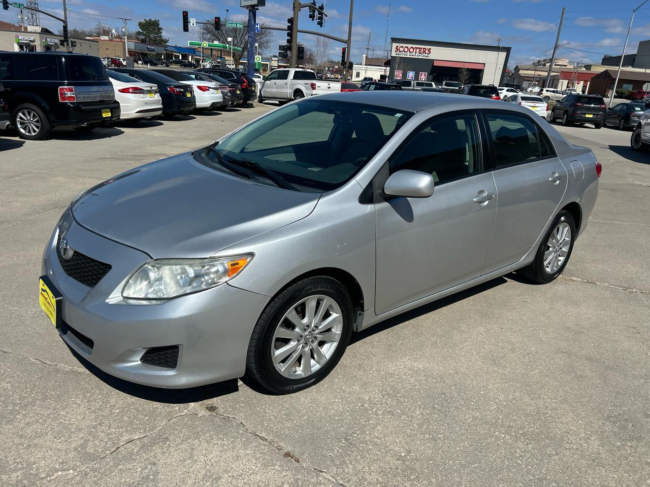 Toyota Corolla 4dr Sdn Man (Natl) 2009