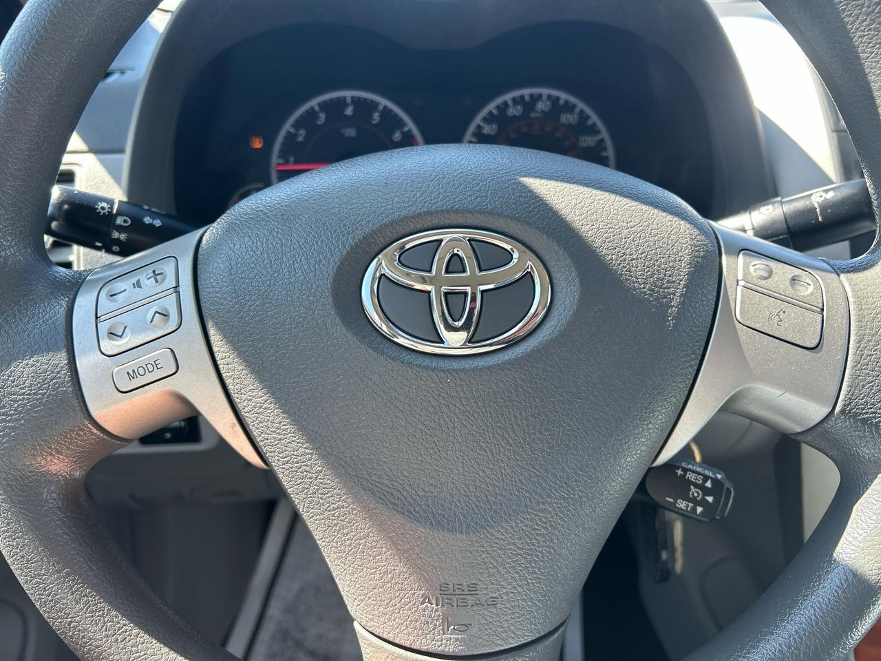 Toyota Corolla 4dr Sdn Man (Natl) 2009