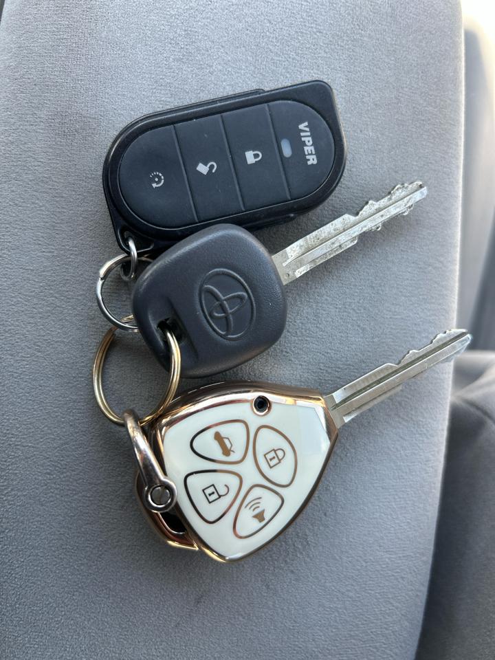 Toyota Corolla 4dr Sdn Man (Natl) 2009