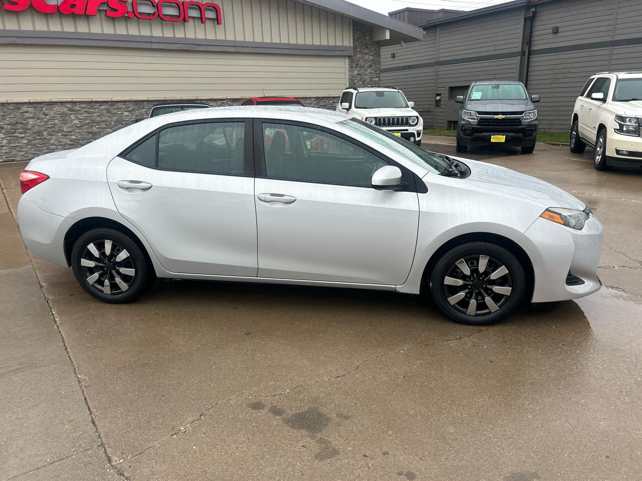 Toyota Corolla XLE CVT (Natl) 2019