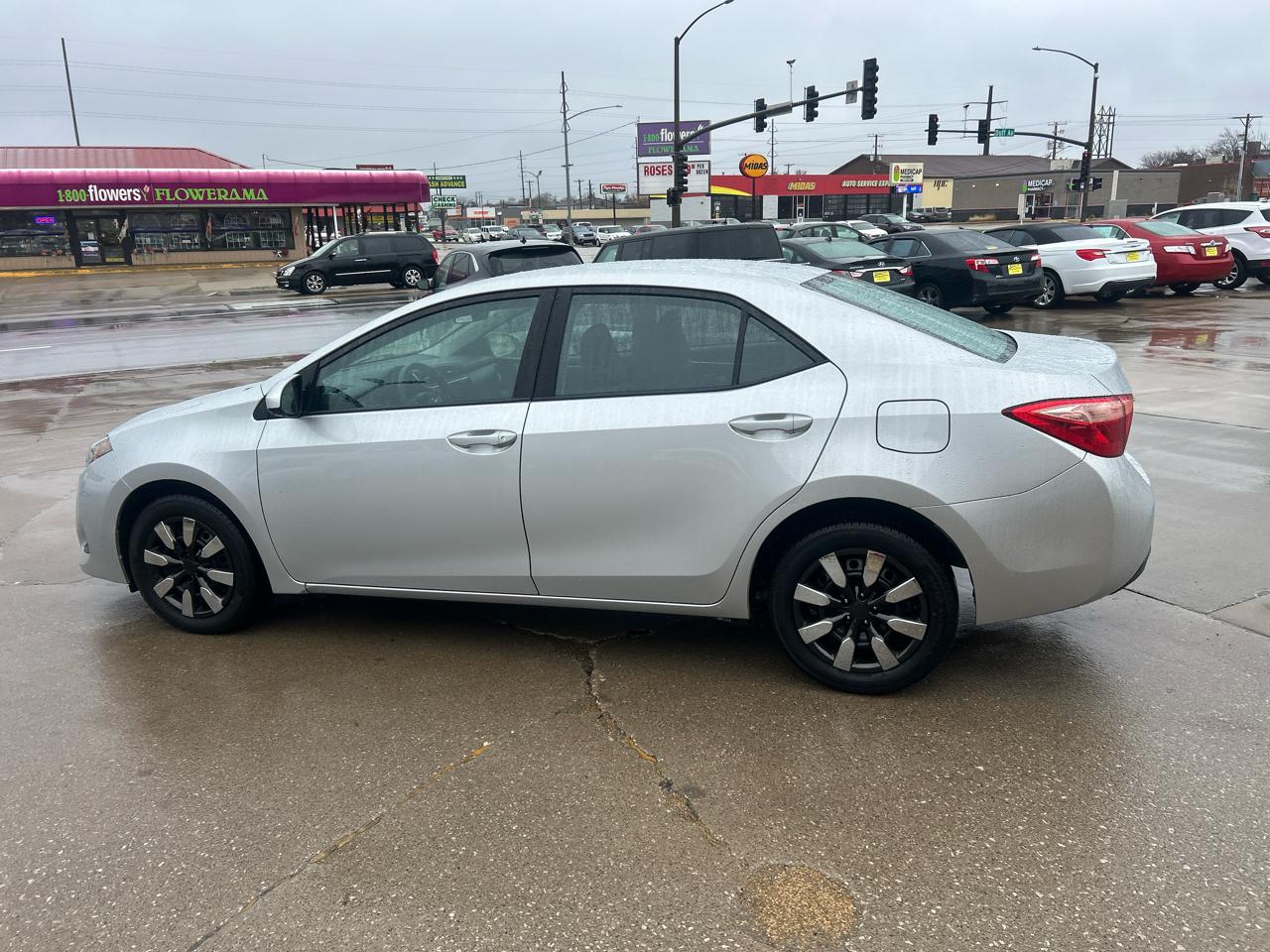 Toyota Corolla XLE CVT (Natl) 2019
