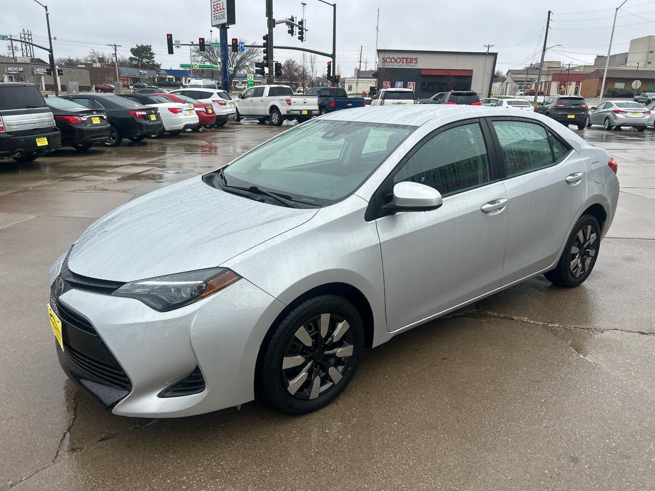 Toyota Corolla XLE CVT (Natl) 2019