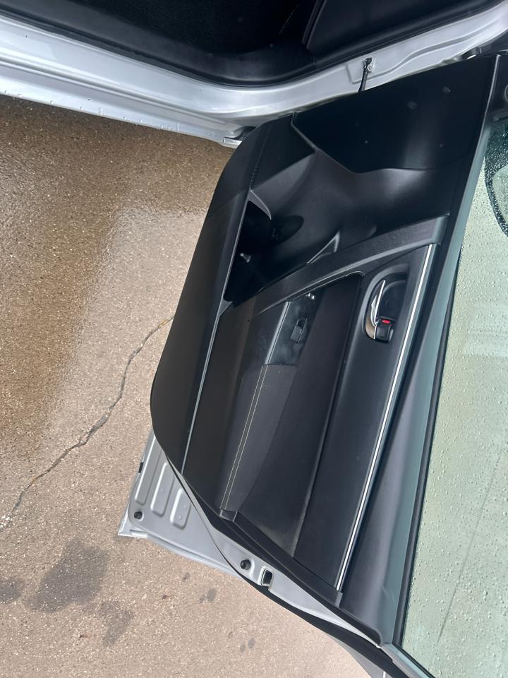 Toyota Corolla XLE CVT (Natl) 2019