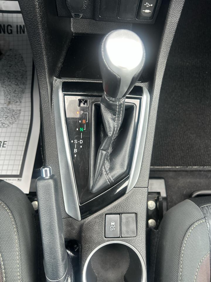 Toyota Corolla XLE CVT (Natl) 2019