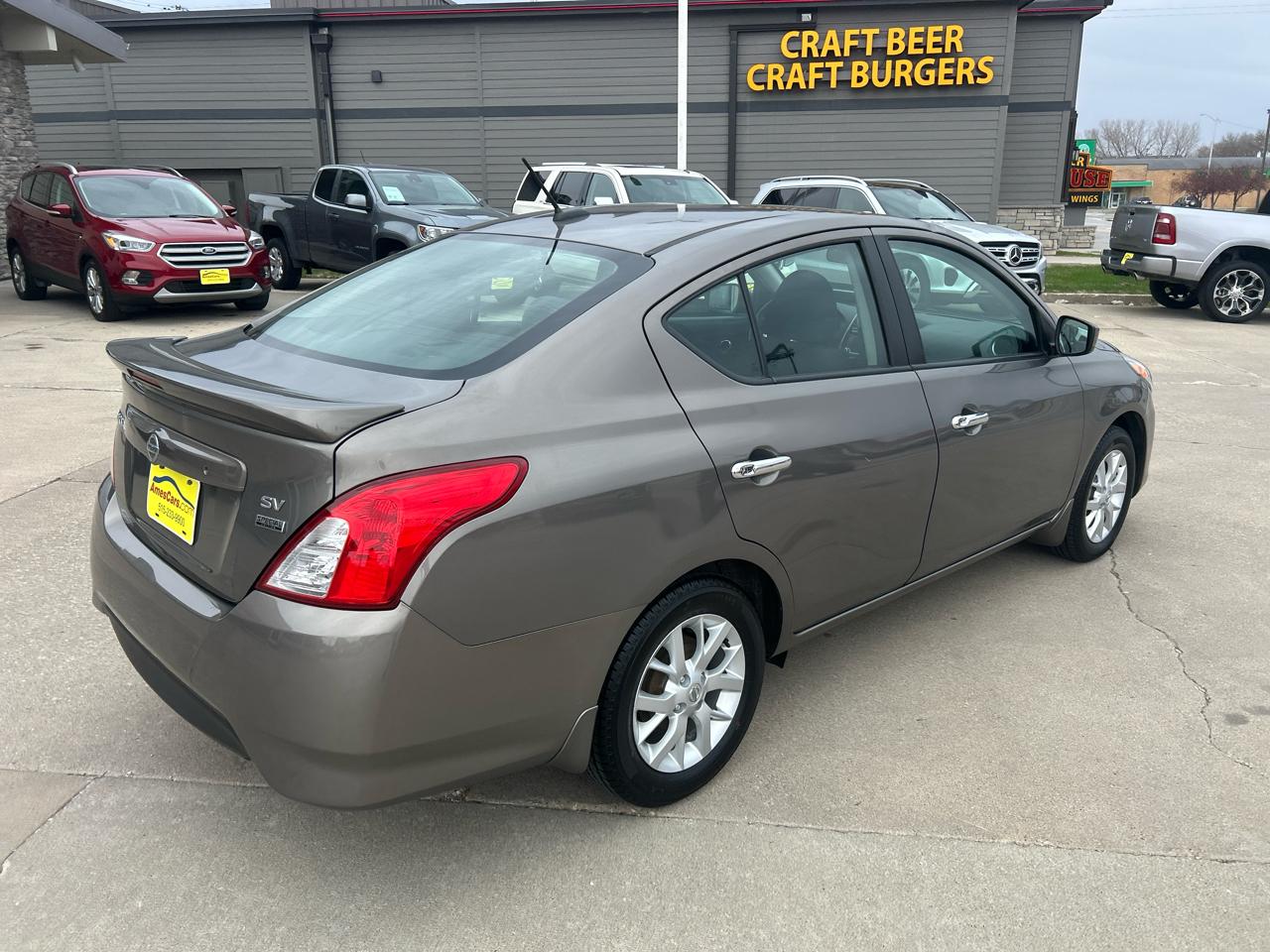 Nissan Versa Sedan SV CVT 2017