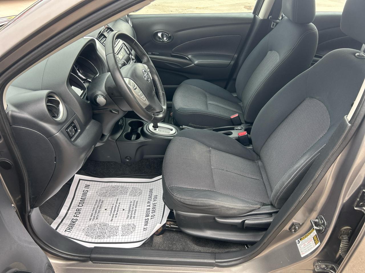Nissan Versa Sedan SV CVT 2017
