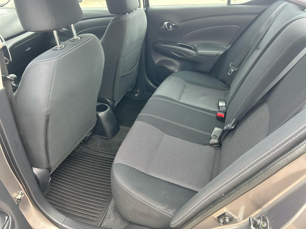 Nissan Versa Sedan SV CVT 2017