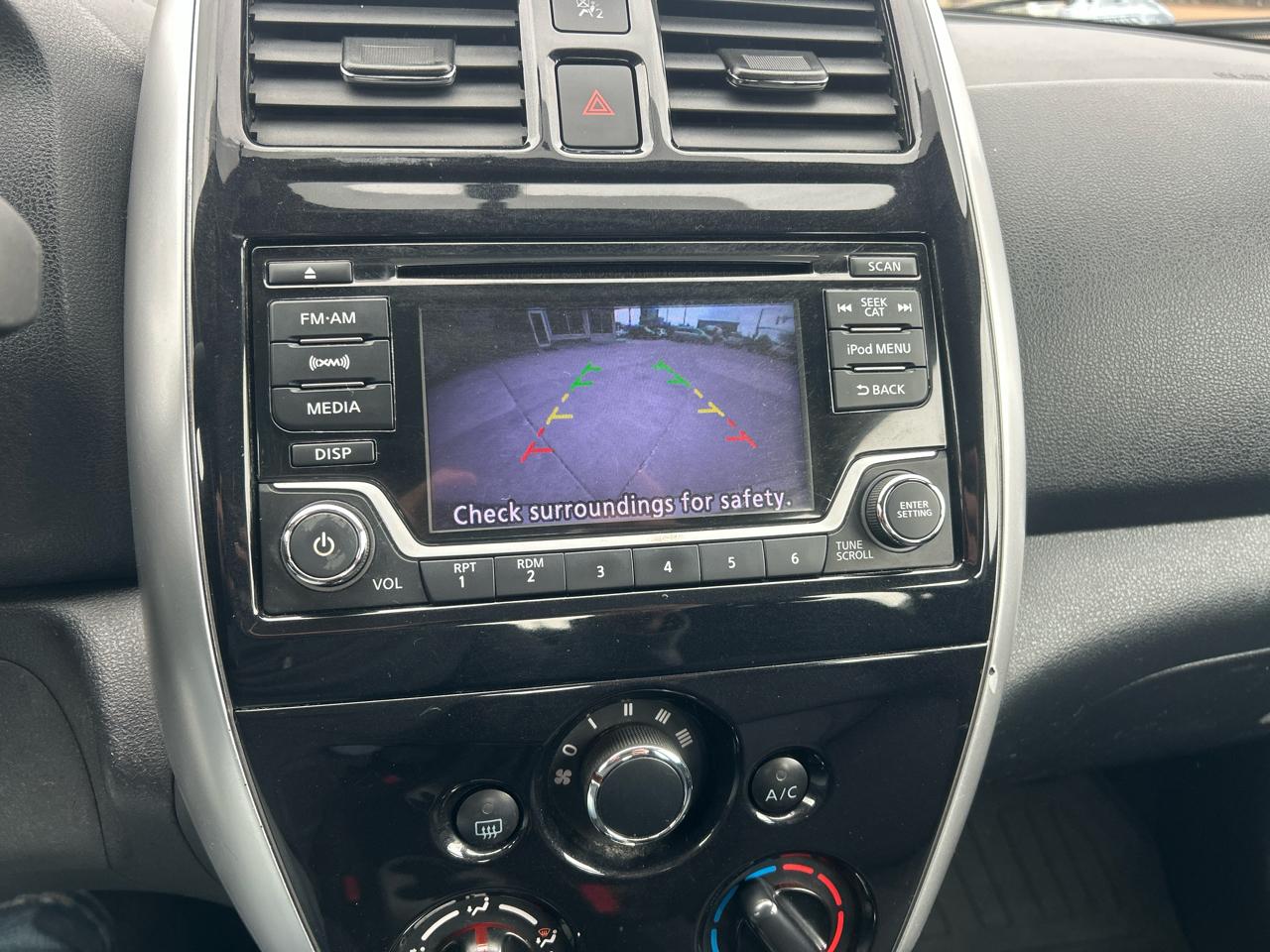 Nissan Versa Sedan SV CVT 2017