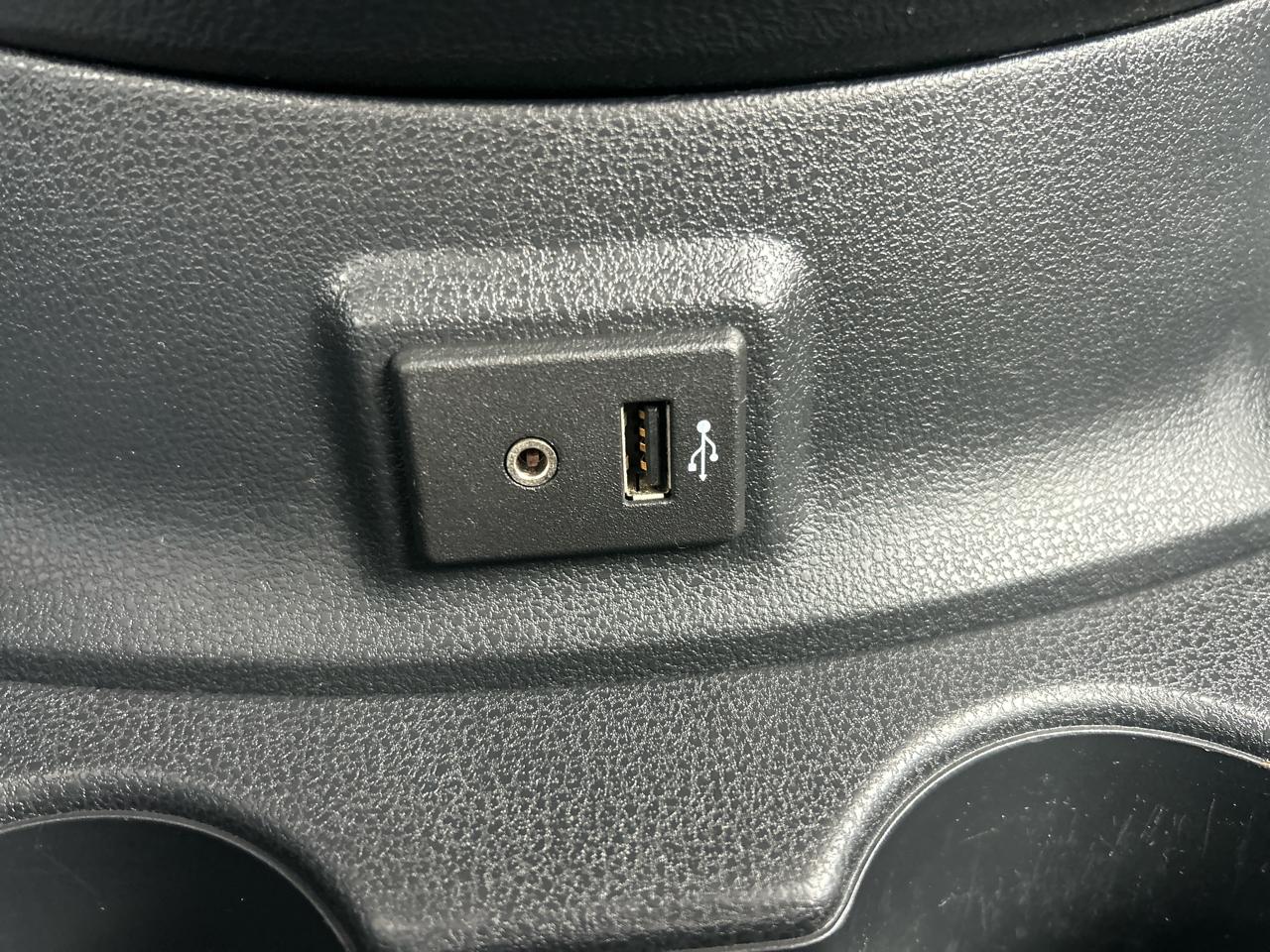 Nissan Versa Sedan SV CVT 2017