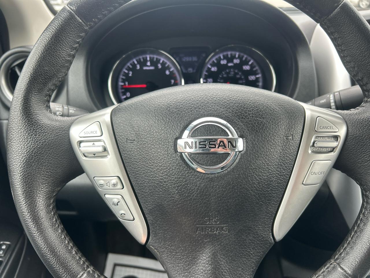 Nissan Versa Sedan SV CVT 2017