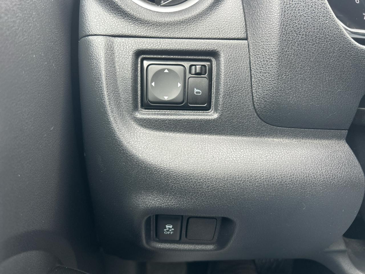 Nissan Versa Sedan SV CVT 2017