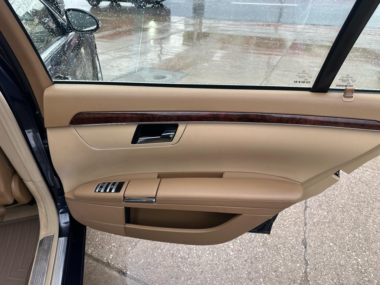 Mercedes-Benz S-Class 4dr Sdn 5.5L V8 4MATIC 2008