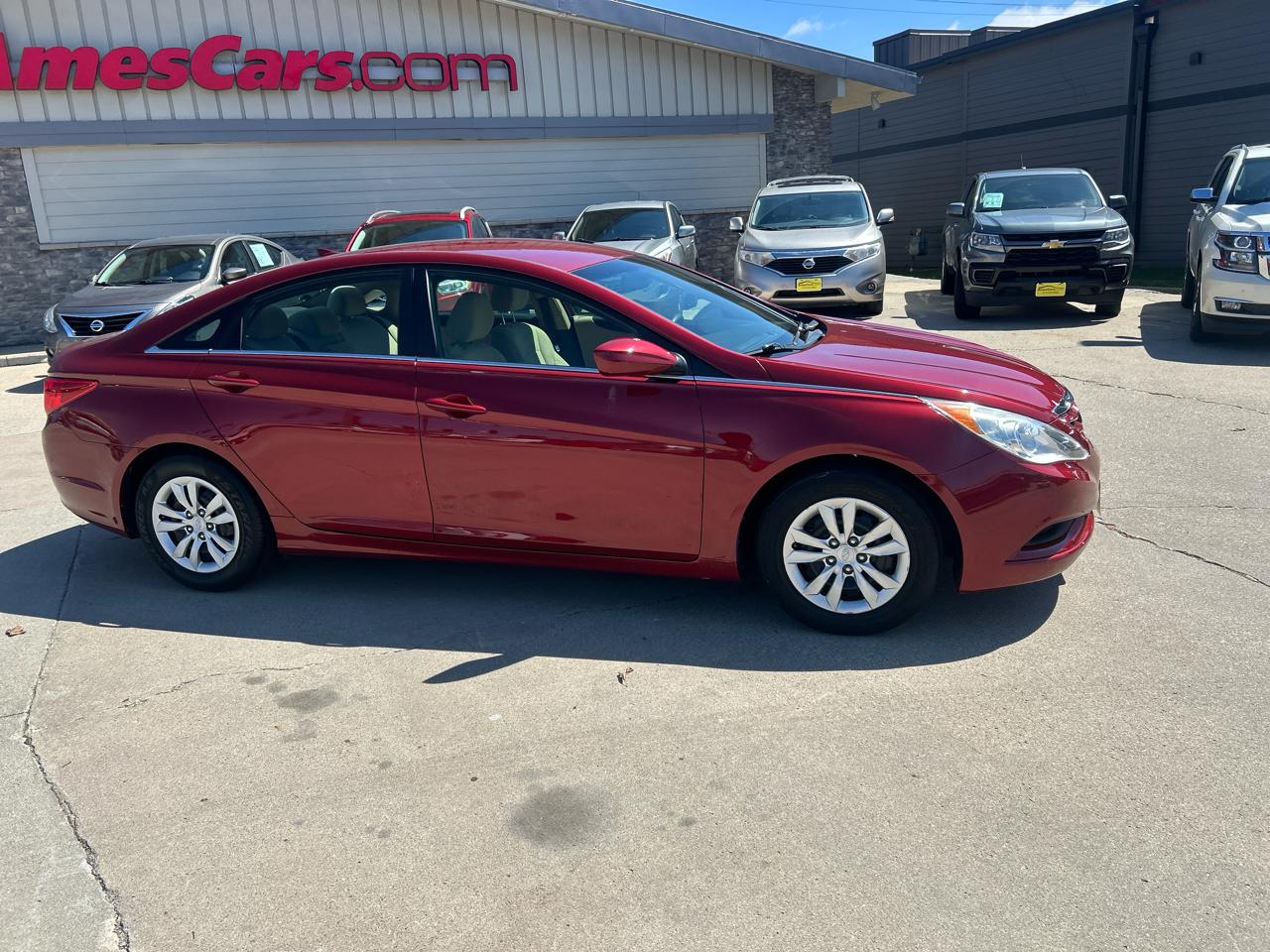 Hyundai Sonata 4dr Sdn 2.4L Man GLS 2012