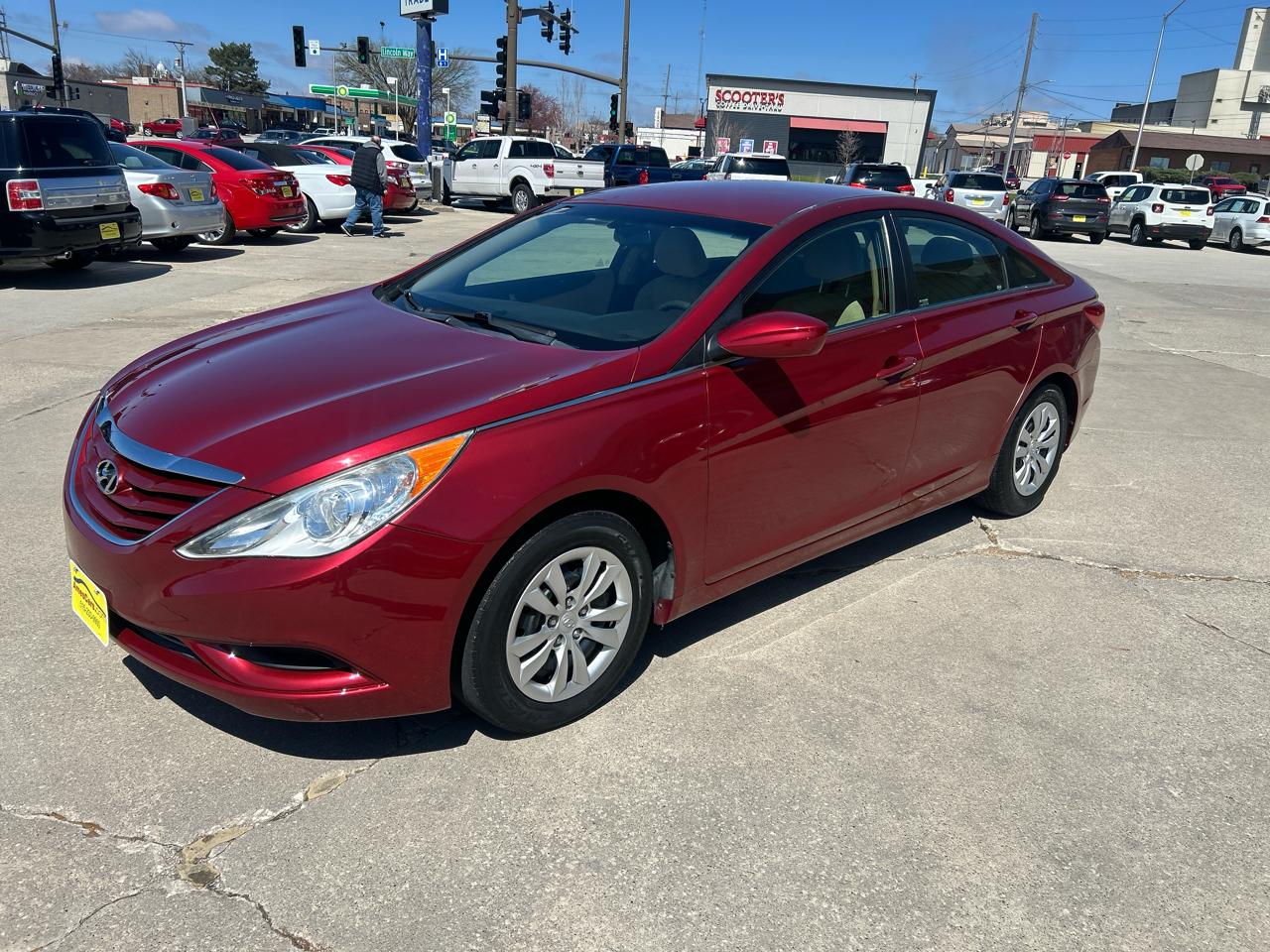 Hyundai Sonata 4dr Sdn 2.4L Man GLS 2012