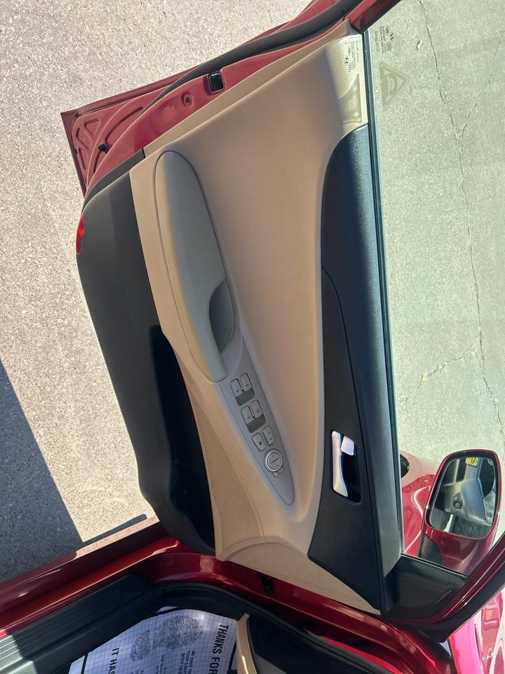 Hyundai Sonata 4dr Sdn 2.4L Man GLS 2012