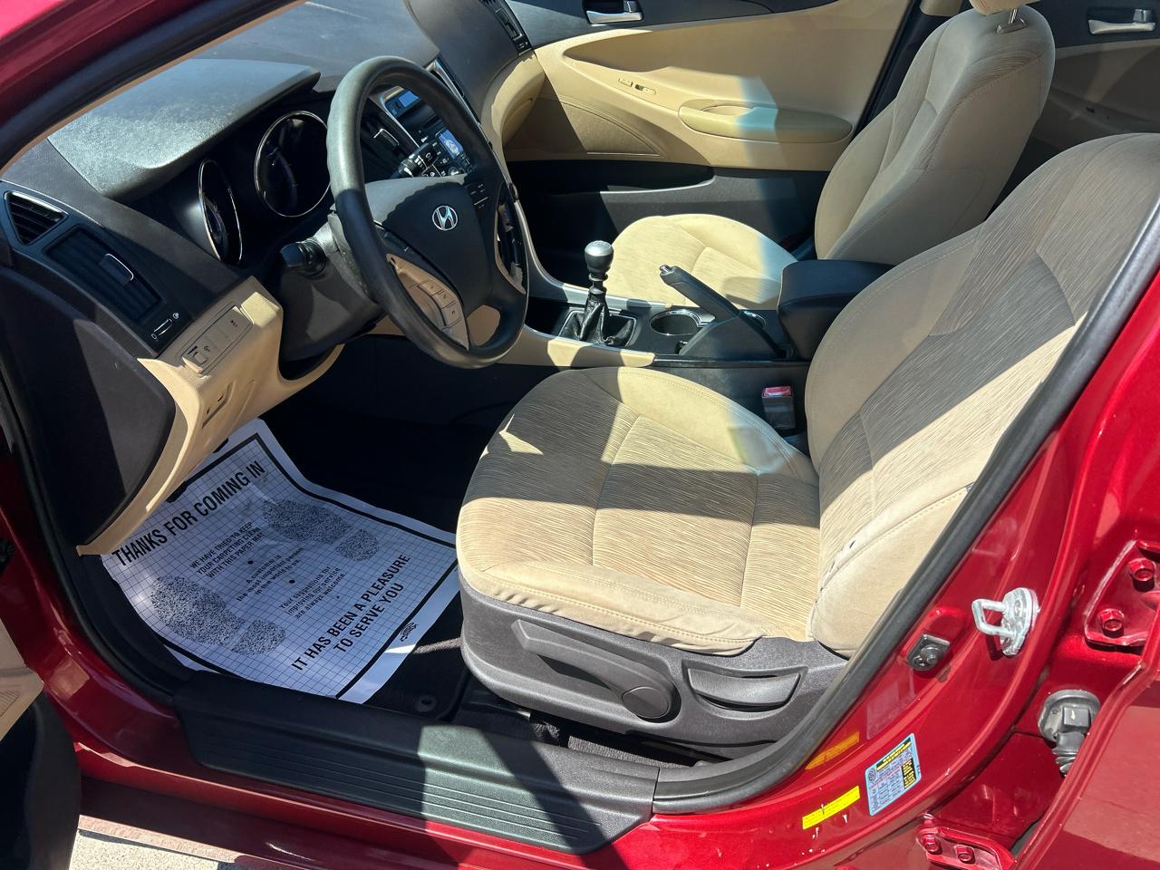 Hyundai Sonata 4dr Sdn 2.4L Man GLS 2012