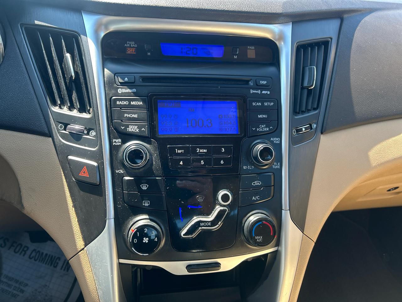 Hyundai Sonata 4dr Sdn 2.4L Man GLS 2012