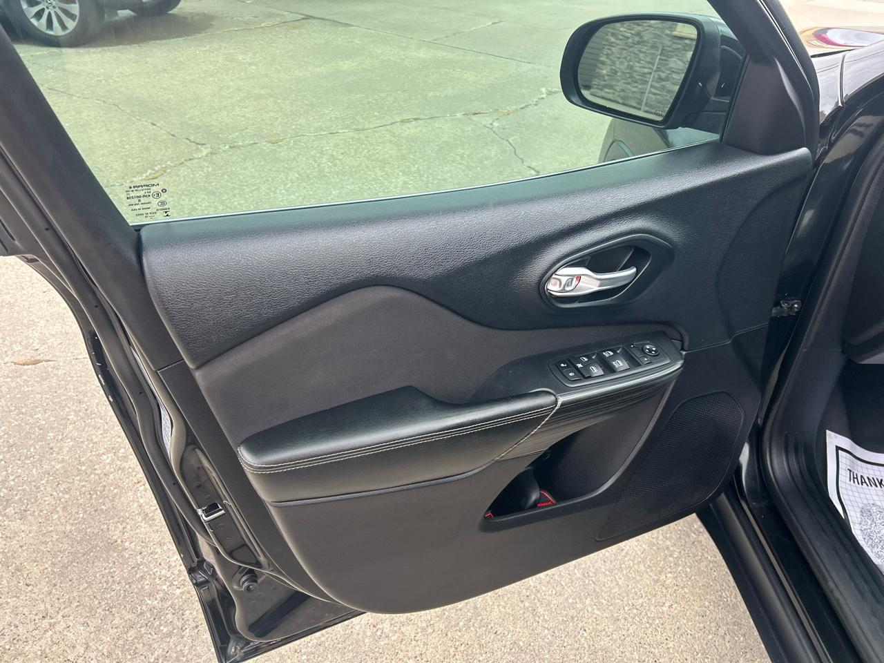 Jeep Cherokee 4WD 4dr Latitude 2015