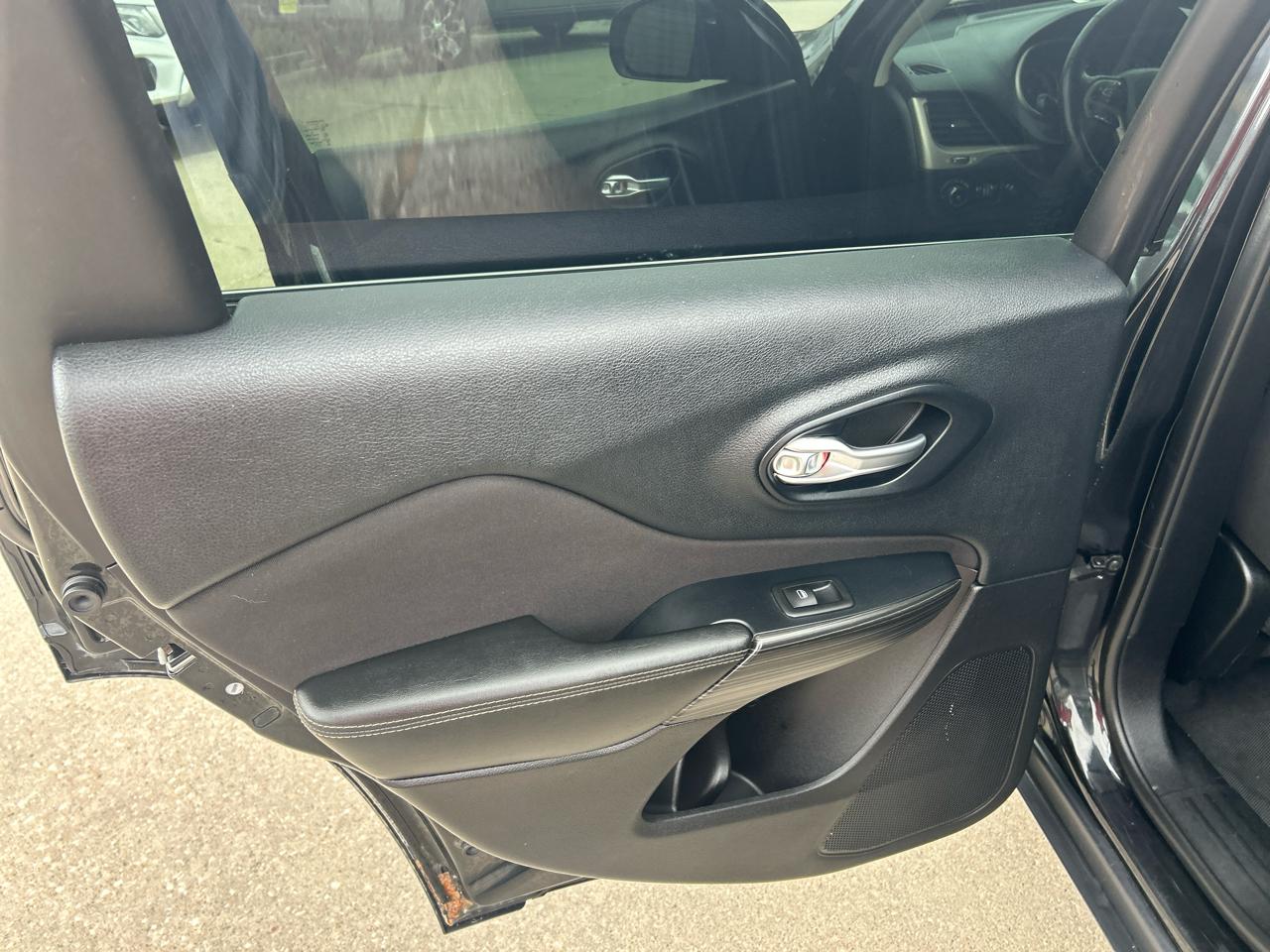 Jeep Cherokee 4WD 4dr Latitude 2015