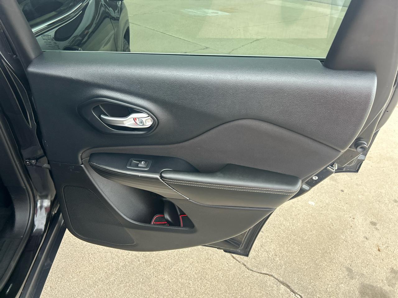 Jeep Cherokee 4WD 4dr Latitude 2015