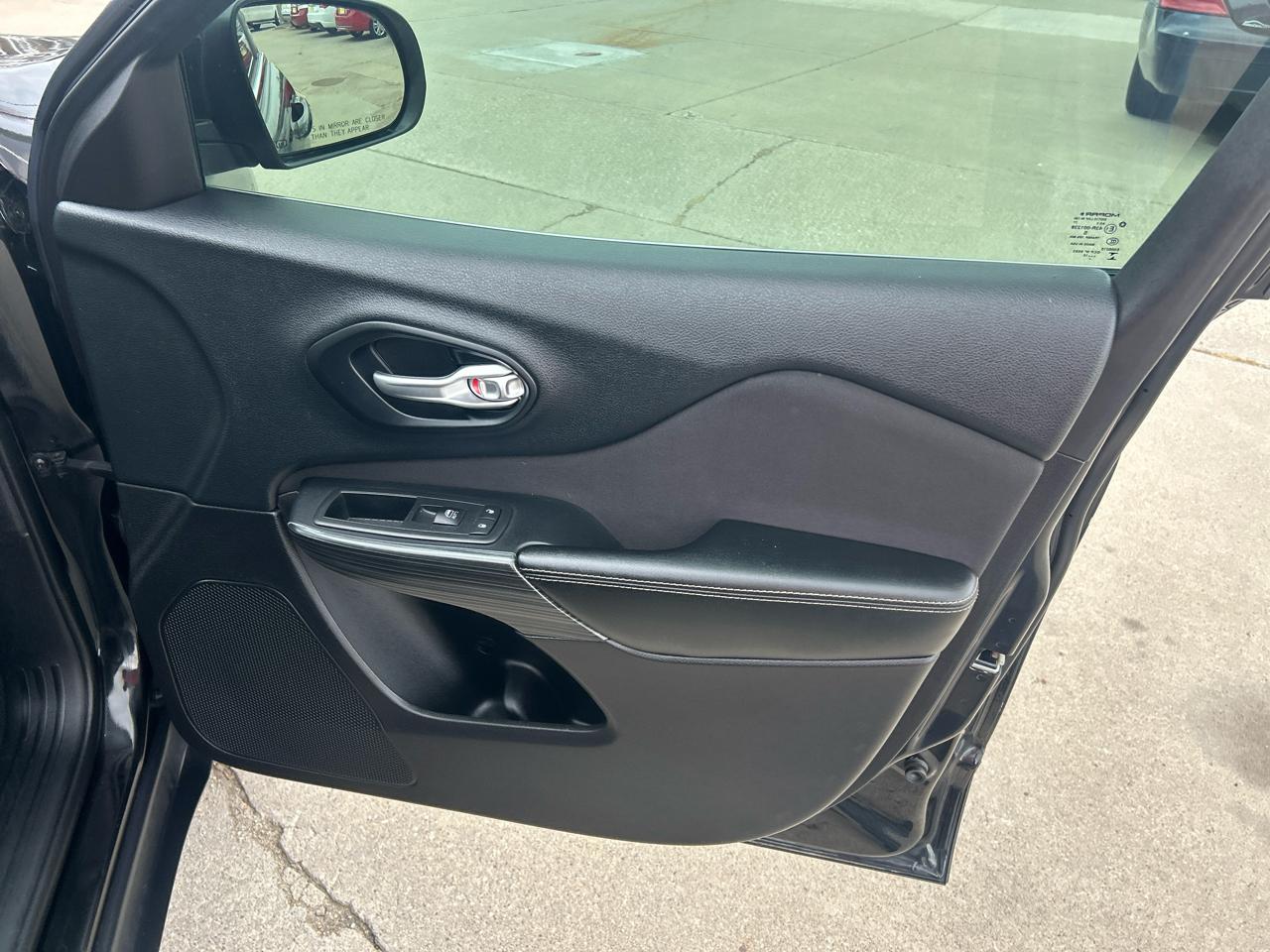 Jeep Cherokee 4WD 4dr Latitude 2015