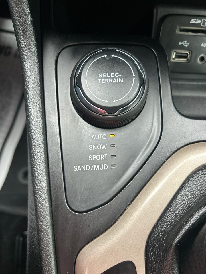 Jeep Cherokee 4WD 4dr Latitude 2015