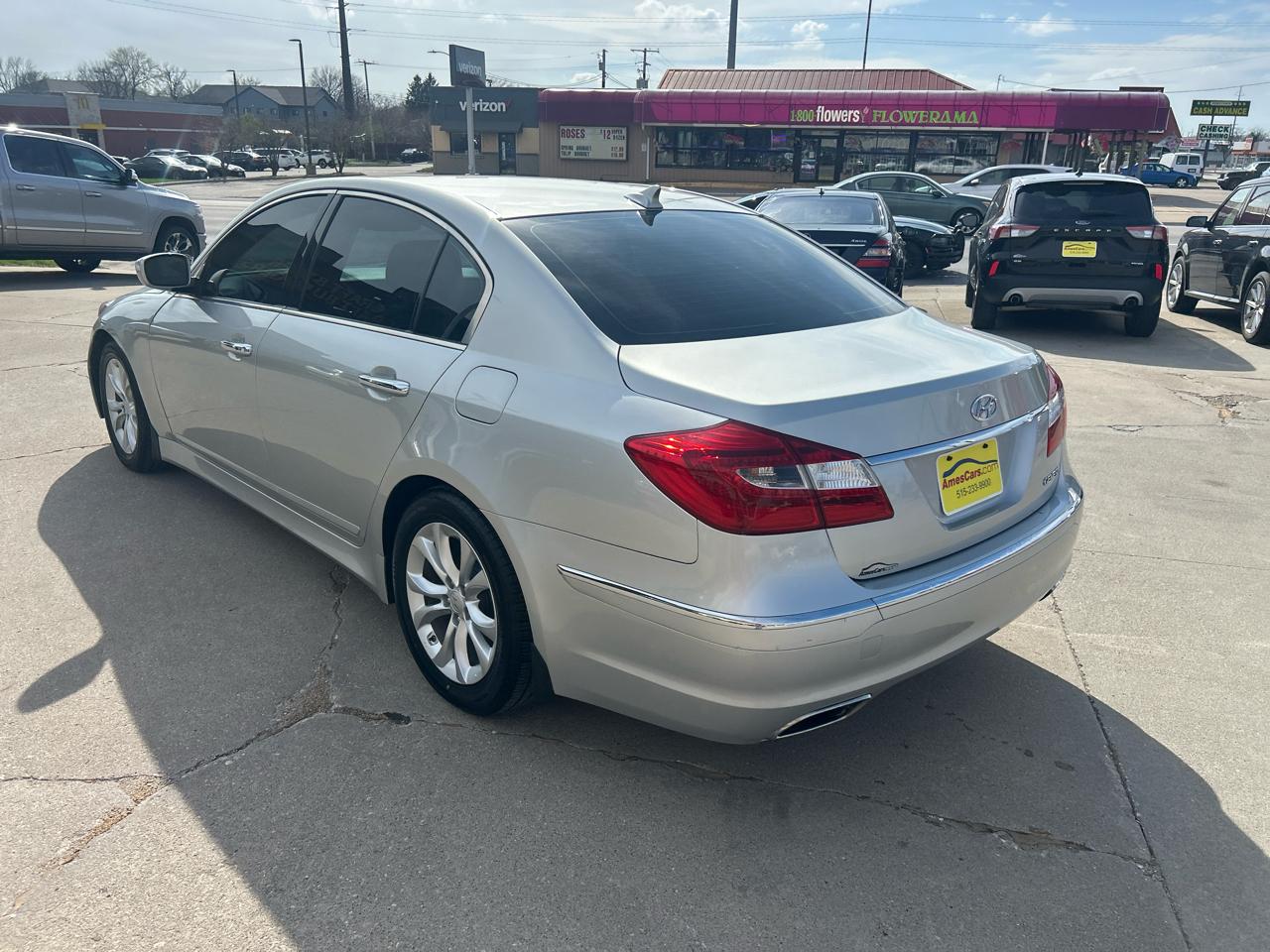 Hyundai Genesis 4dr Sdn V6 3.8L 2013