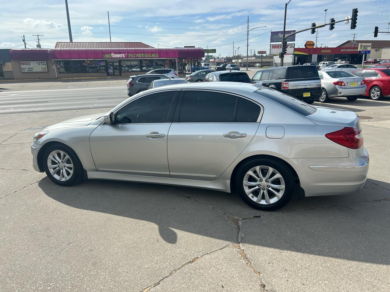 Hyundai Genesis 4dr Sdn V6 3.8L 2013